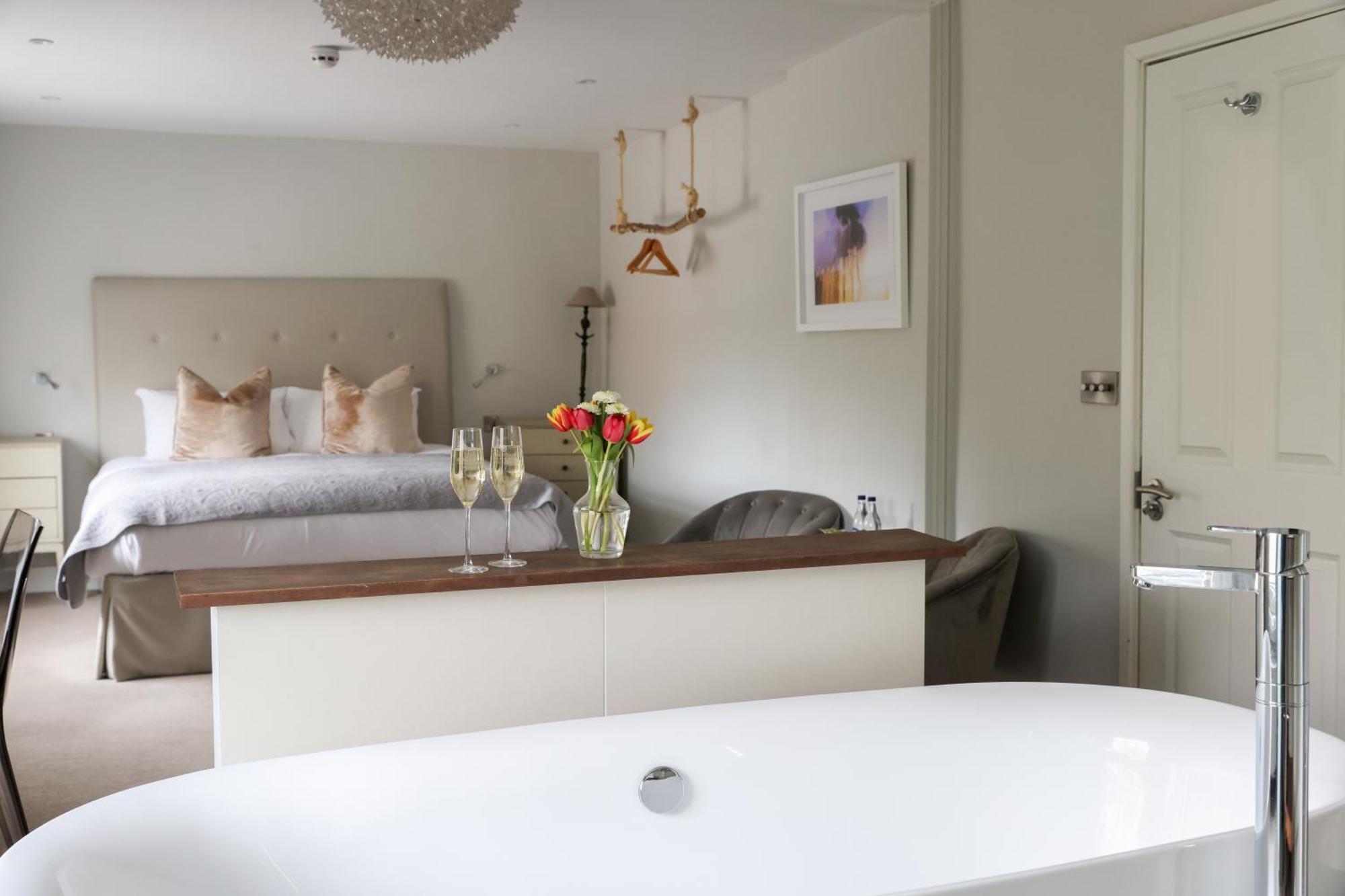 The Goudhurst Inn Экстерьер фото